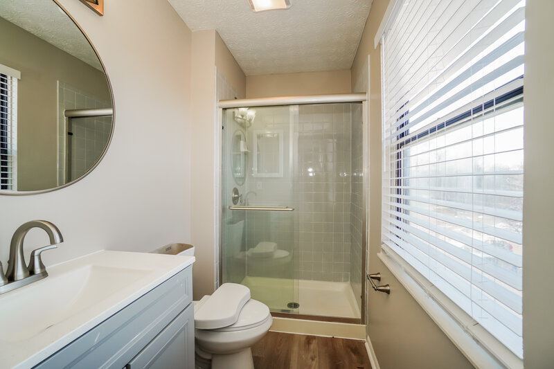 2,460/Mo, 224 Eastcreek Dr Galloway, OH 43119 Main Bathroom View