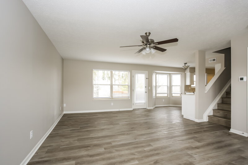 2,340/Mo, 5774 Oyster Bay Way Galloway, OH 43119 Living Room View 3