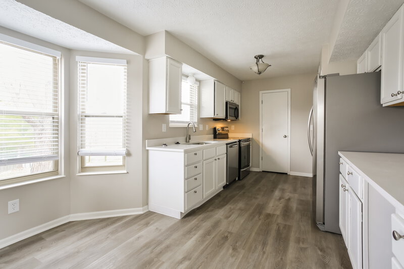 2,340/Mo, 5774 Oyster Bay Way Galloway, OH 43119 Dining Room View