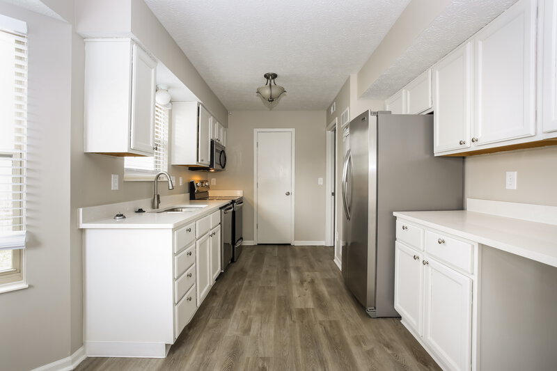 2,340/Mo, 5774 Oyster Bay Way Galloway, OH 43119 Kitchen View