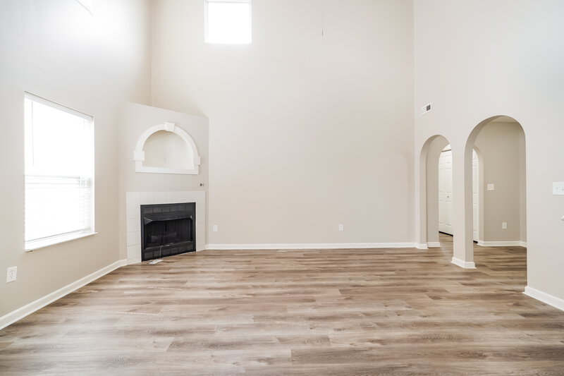 2,310/Mo, 4880 Grimm Dr Lockbourne, OH 43137 Living Room View 2