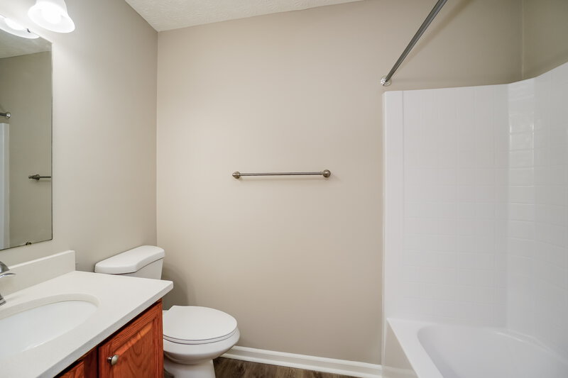 2,385/Mo, 4880 Grimm Dr Lockbourne, OH 43137 Bathroom View