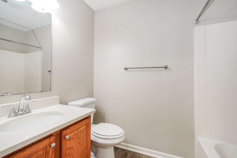 2,310/Mo, 4880 Grimm Dr Lockbourne, OH 43137 Bathroom View