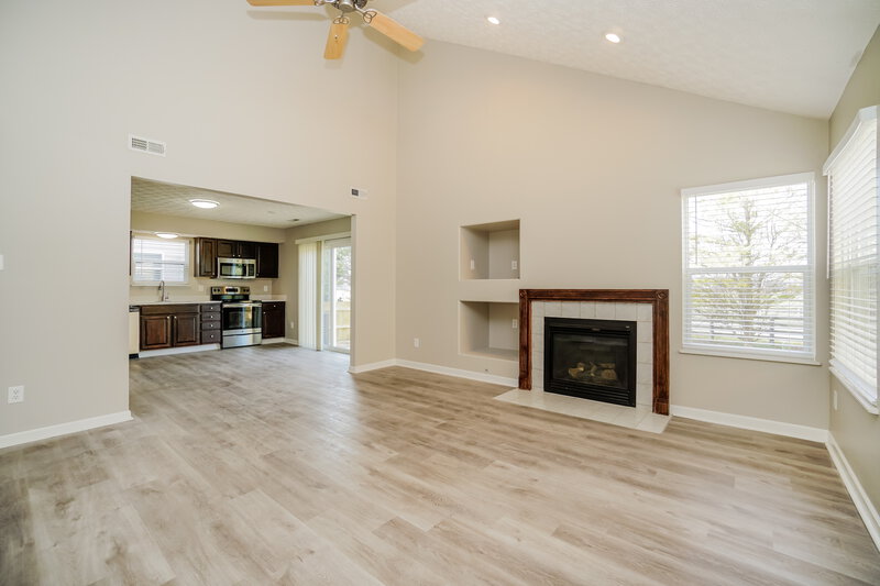 2,310/Mo, 1993 Friston Blvd Hilliard, OH 43026 Living Room View 2