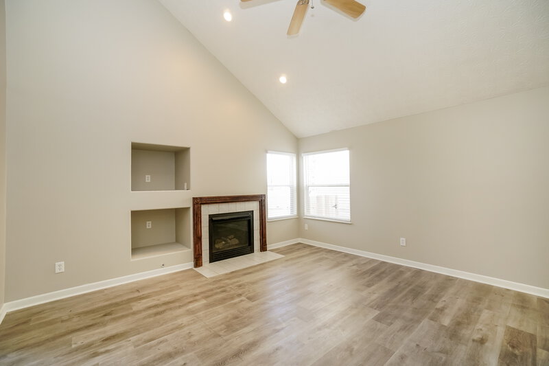 2,310/Mo, 1993 Friston Blvd Hilliard, OH 43026 Living Room View 3