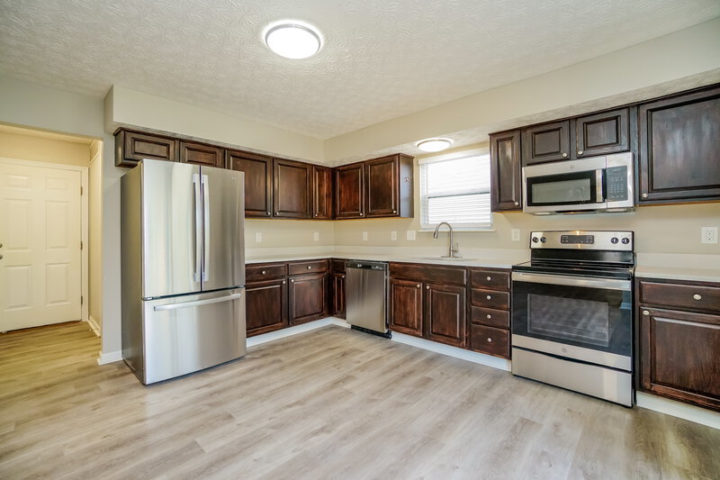 2,310/Mo, 1993 Friston Blvd Hilliard, OH 43026 Kitchen View 2