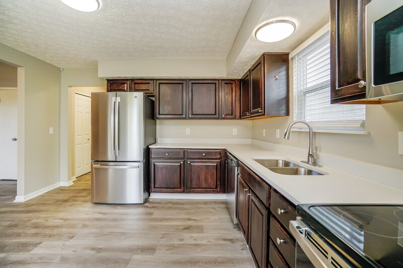2,310/Mo, 1993 Friston Blvd Hilliard, OH 43026 Kitchen View 3