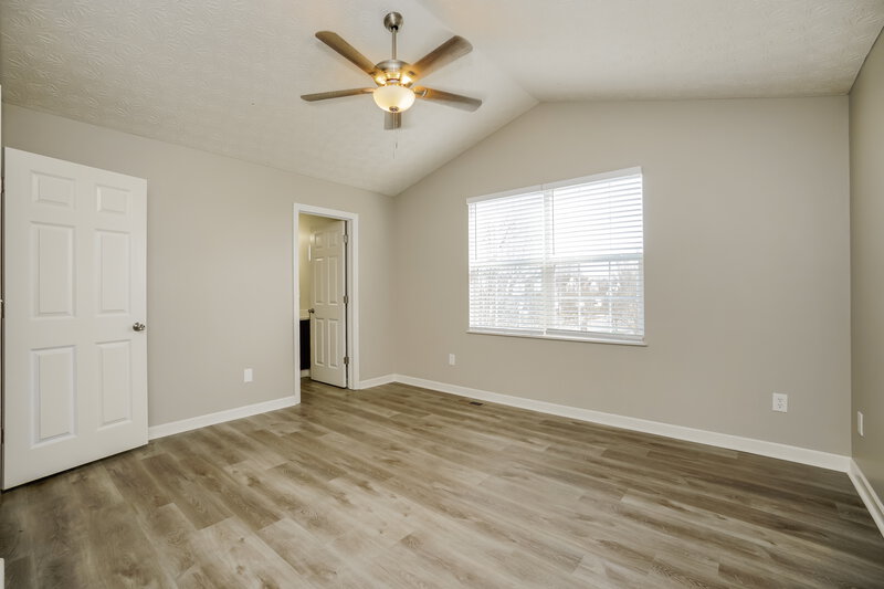 2,310/Mo, 1993 Friston Blvd Hilliard, OH 43026 Main Bedroom View 3
