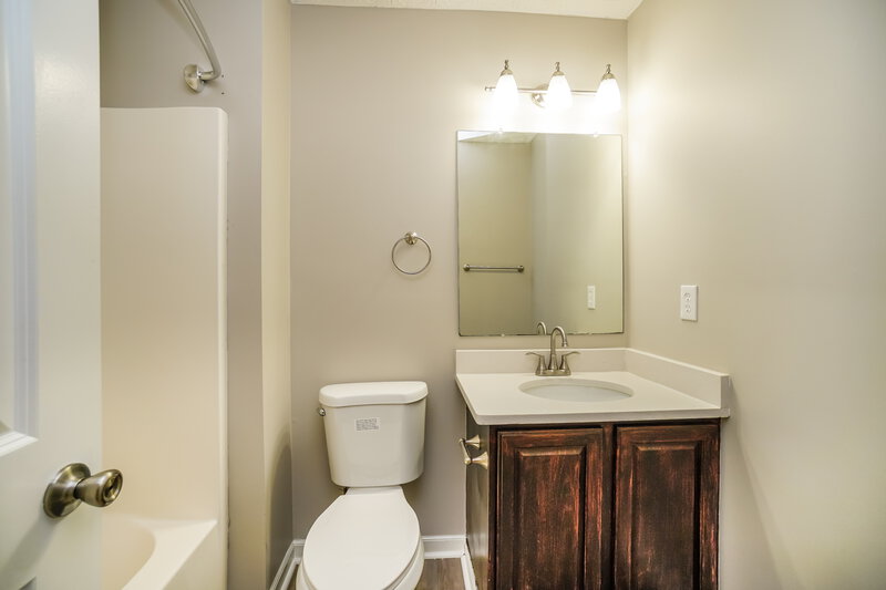 2,310/Mo, 1993 Friston Blvd Hilliard, OH 43026 Bathroom View
