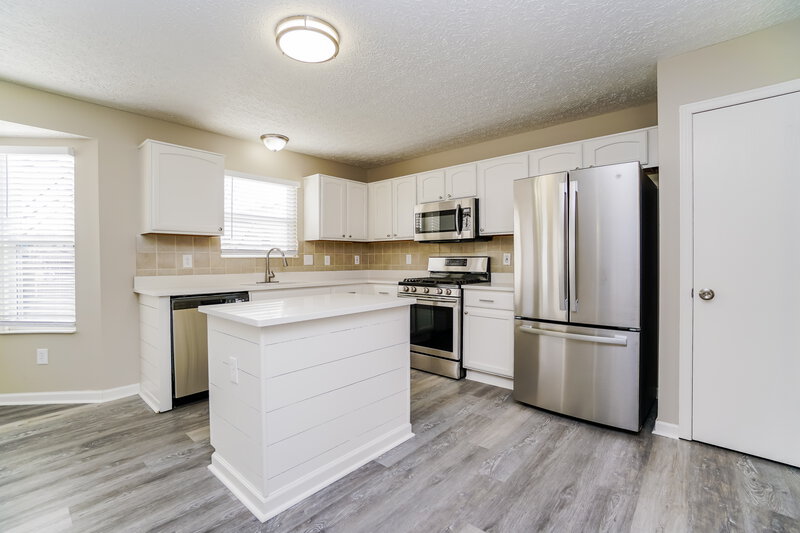 2,350/Mo, 2845 Morality Dr Columbus, OH 43231 Kitchen View 2
