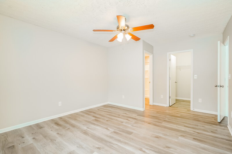 1,970/Mo, 5776 Chase Run Galloway, OH 43119 Main Bedroom View