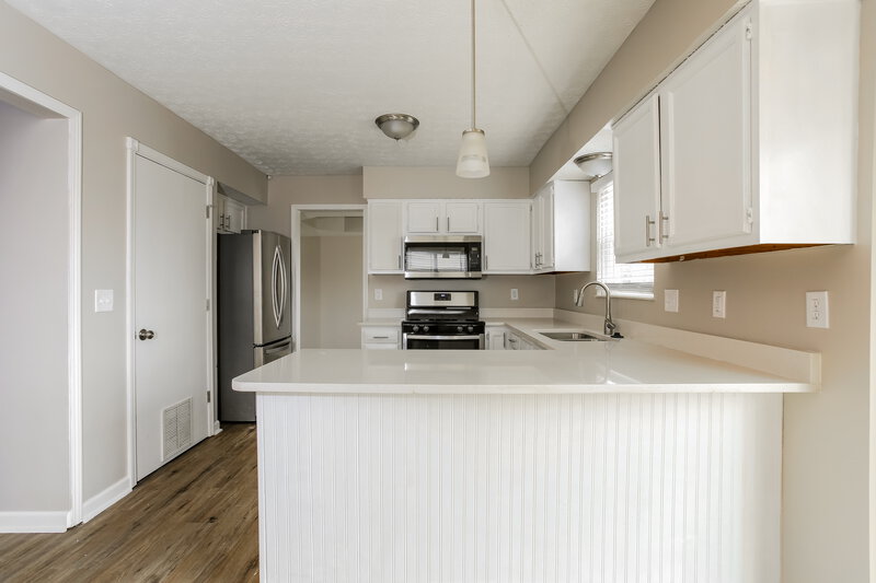 2,400/Mo, 2656 Willowgate Rd Grove City, OH 43123 Kitchen View