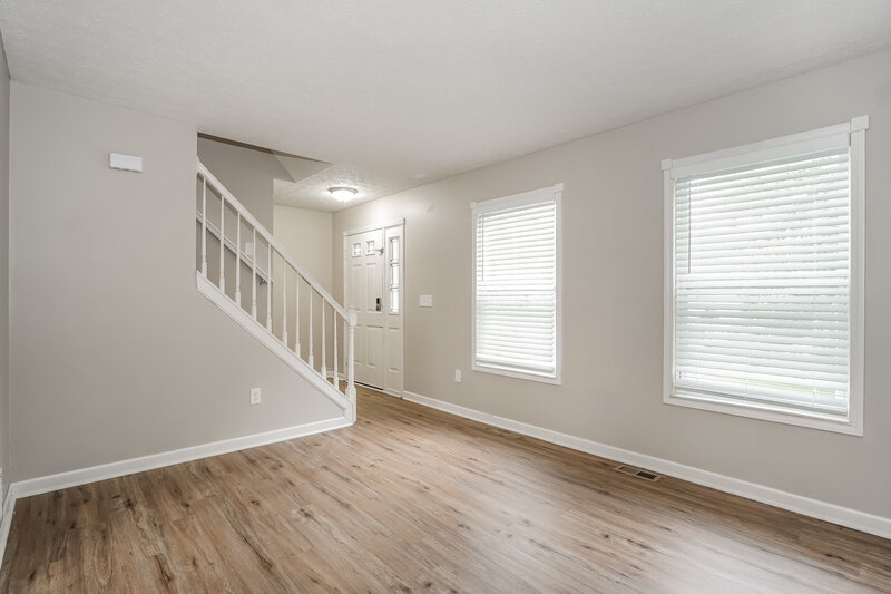 2,650/Mo, 2656 Willowgate Rd Grove City, OH 43123 Living Room View 2