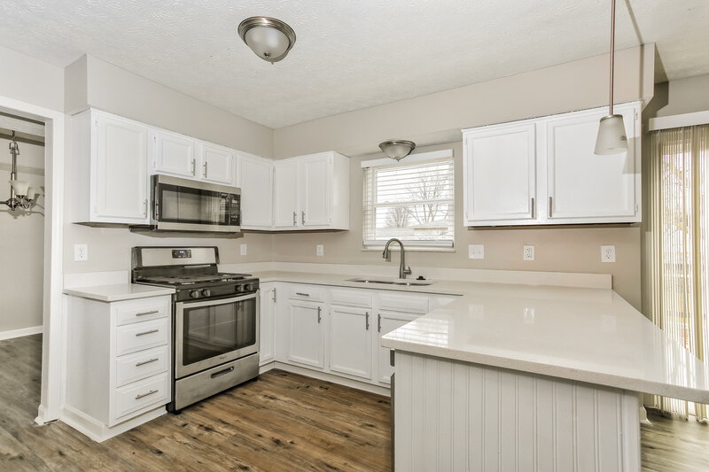 2,400/Mo, 2656 Willowgate Rd Grove City, OH 43123 Kitchen View 2