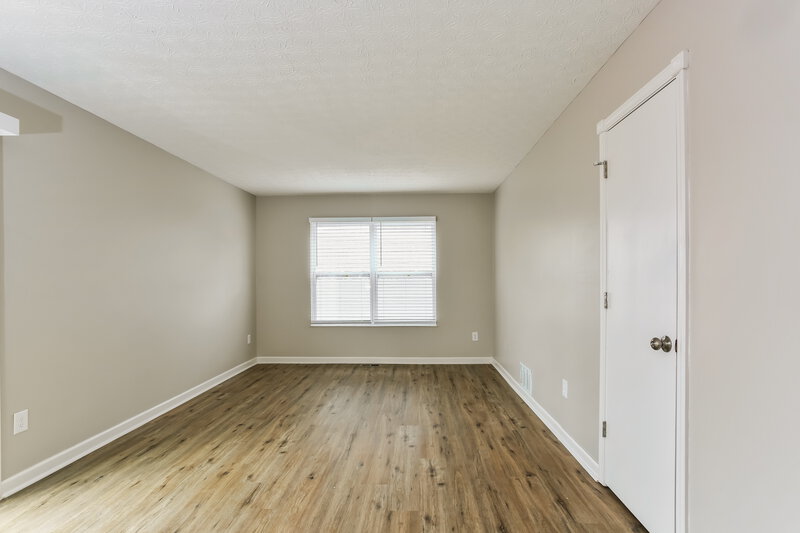 2,400/Mo, 2656 Willowgate Rd Grove City, OH 43123 Family Room View