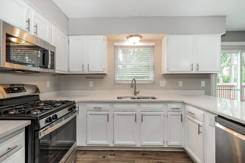 2,650/Mo, 2656 Willowgate Rd Grove City, OH 43123 Kitchen View