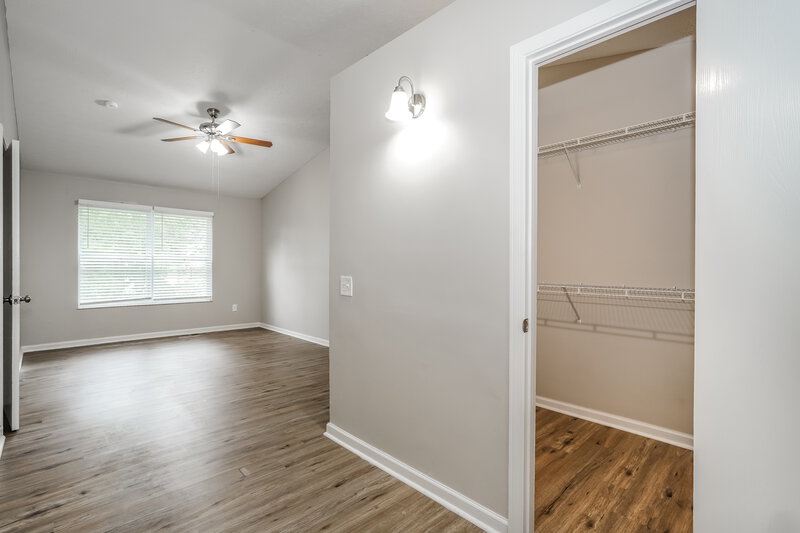 2,650/Mo, 2656 Willowgate Rd Grove City, OH 43123 Main Bedroom View