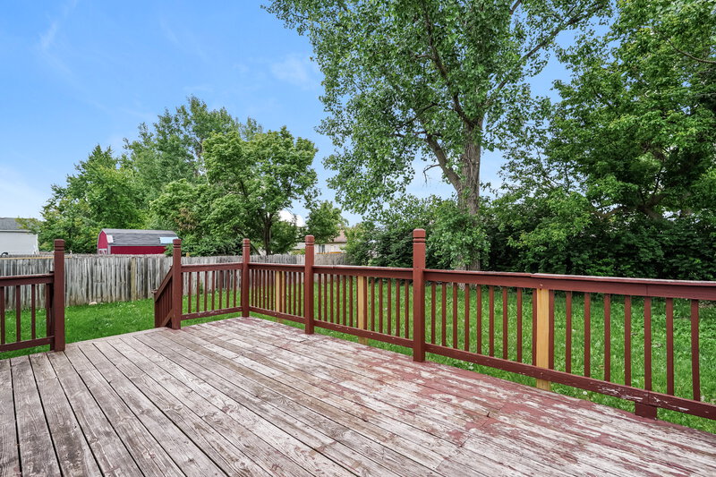 2,650/Mo, 2656 Willowgate Rd Grove City, OH 43123 Deck View