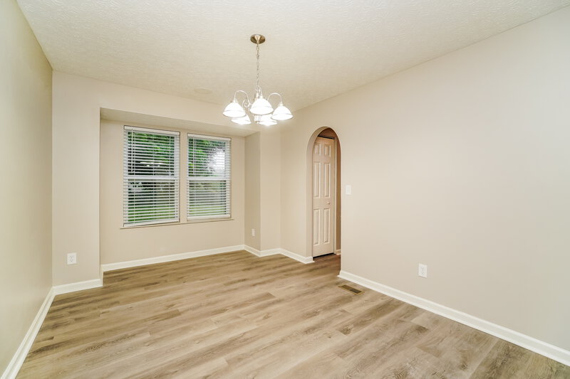 2,800/Mo, 1043 Drayson Dr Galloway, OH 43119 Dining Room View