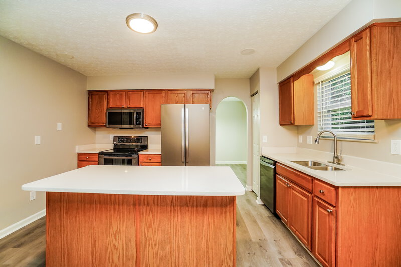 2,800/Mo, 1043 Drayson Dr Galloway, OH 43119 Kitchen View 2