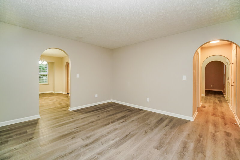 2,800/Mo, 1043 Drayson Dr Galloway, OH 43119 Sitting Room View