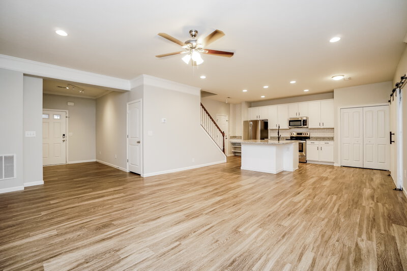 2,200/Mo, 331 Constance St Lockbourne, OH 43137 Living Room View 2