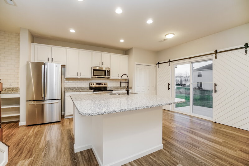 2,200/Mo, 331 Constance St Lockbourne, OH 43137 Kitchen View 2