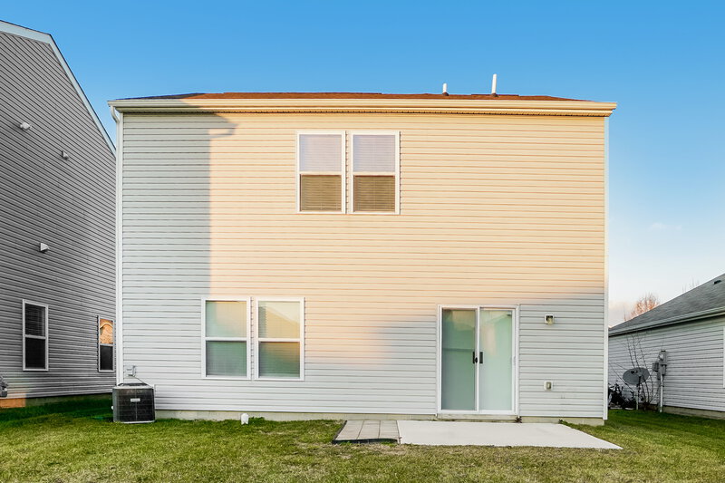 2,200/Mo, 331 Constance St Lockbourne, OH 43137 Rear View