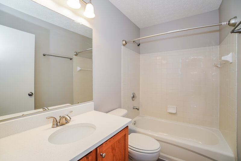 3,050/Mo, 7377 Winchester Cathedral Ct Canal Winchester, OH 43110 Bathroom View
