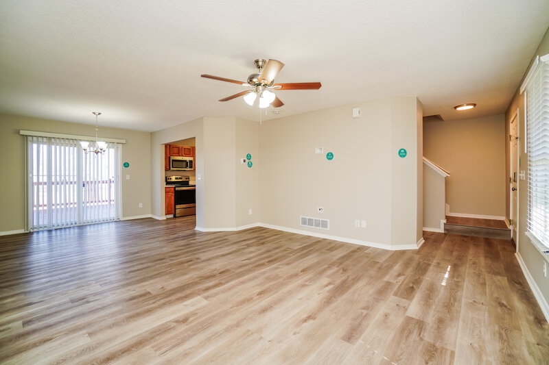 2,210/Mo, 1041 Oxford Dr N Pataskala, OH 43062 Living Room View