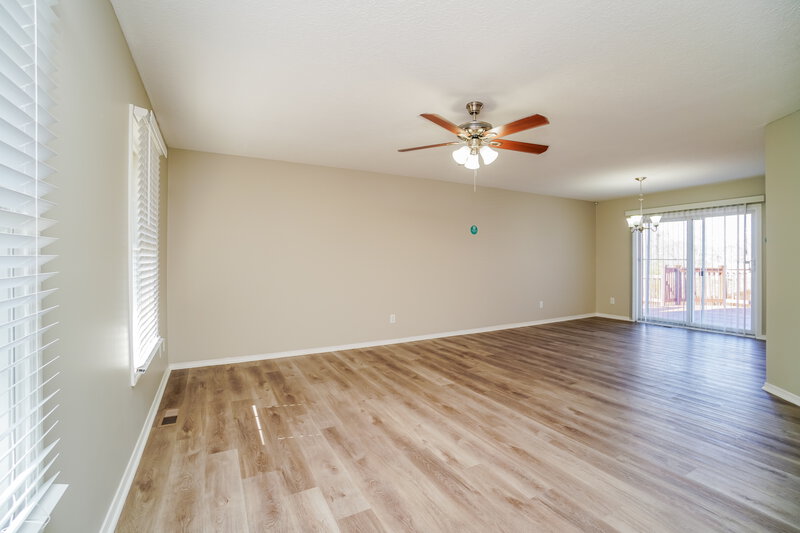 2,210/Mo, 1041 Oxford Dr N Pataskala, OH 43062 Living Room View 2