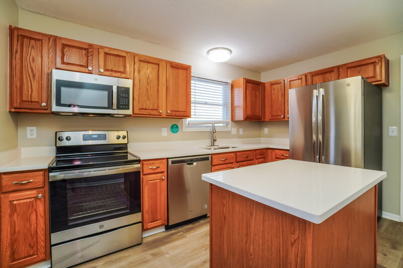 2,210/Mo, 1041 Oxford Dr N Pataskala, OH 43062 Kitchen View 3