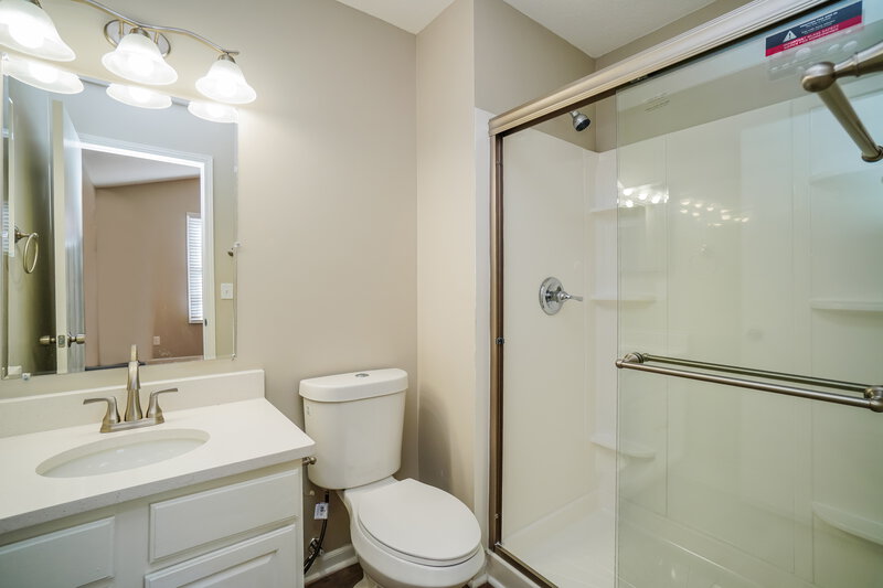 2,210/Mo, 1041 Oxford Dr N Pataskala, OH 43062 Main Bathroom View