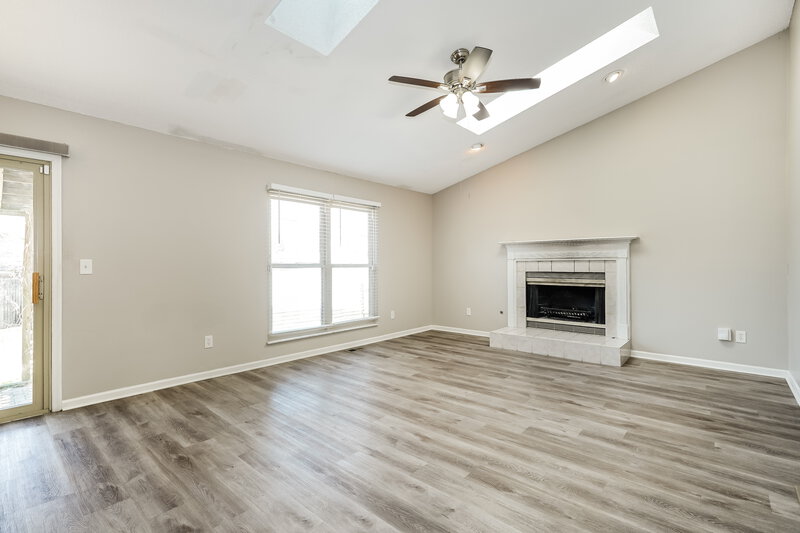 2,530/Mo, 1127 Crestview St Reynoldsburg, OH 43068 Family Room View