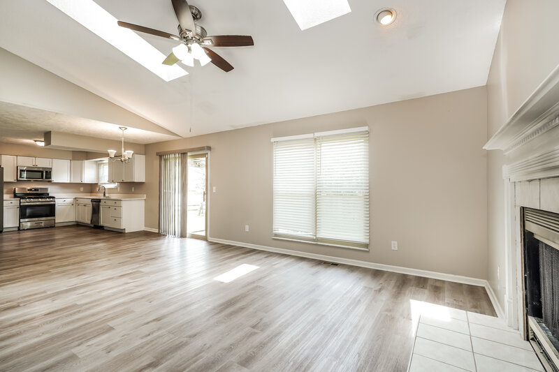 2,645/Mo, 1127 Crestview St Reynoldsburg, OH 43068 Family Room View