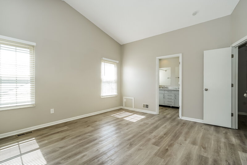 2,530/Mo, 1127 Crestview St Reynoldsburg, OH 43068 Main Bedroom View