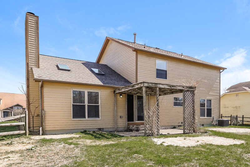 2,530/Mo, 1127 Crestview St Reynoldsburg, OH 43068 Rear View