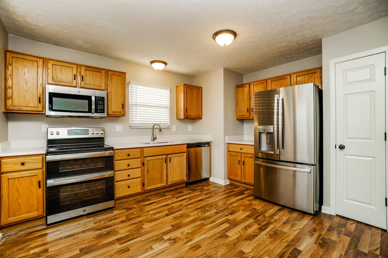 2,005/Mo, 132 Garden Ct Delaware, OH 43015 Kitchen View