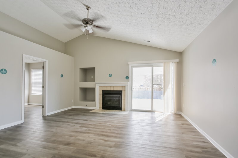 2,010/Mo, 5789 Lonerise Ln Hilliard, OH 43026 Living Room View