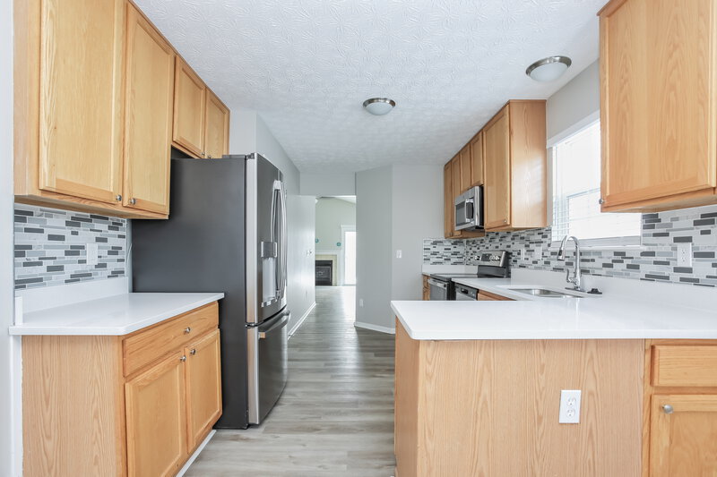 2,010/Mo, 5789 Lonerise Ln Hilliard, OH 43026 Kitchen View