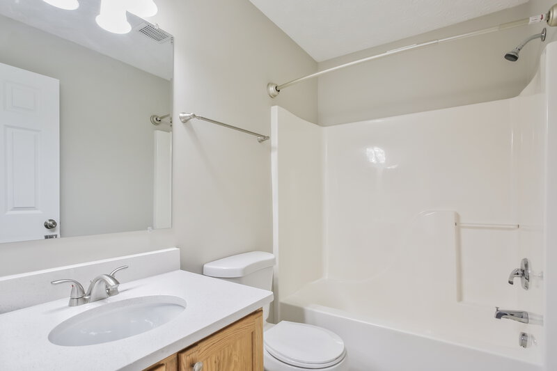 2,010/Mo, 5789 Lonerise Ln Hilliard, OH 43026 Bathroom View