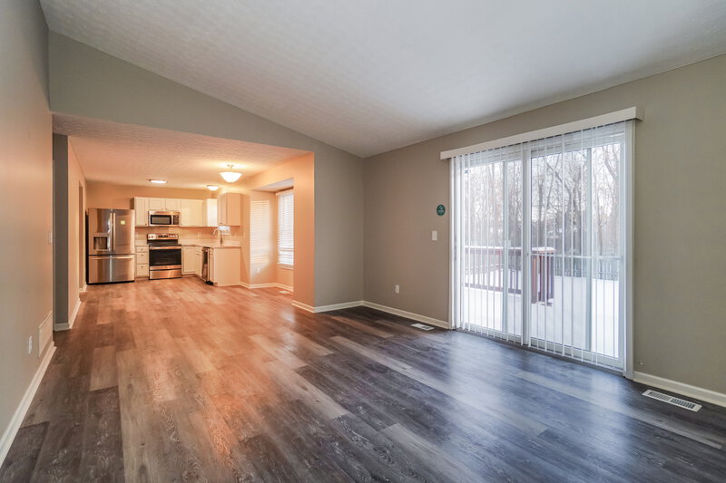 1,995/Mo, 8525 Olenbrook Dr Lewis Center, OH 43035 Living Room View 4