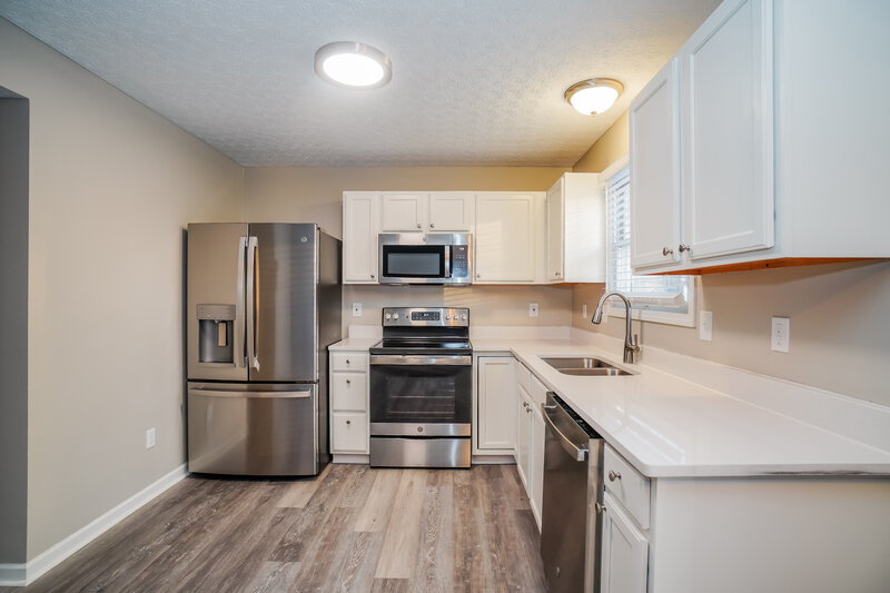 1,995/Mo, 8525 Olenbrook Dr Lewis Center, OH 43035 Kitchen View