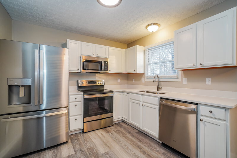 1,995/Mo, 8525 Olenbrook Dr Lewis Center, OH 43035 Kitchen View 2