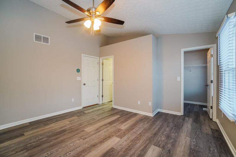 1,995/Mo, 8525 Olenbrook Dr Lewis Center, OH 43035 Main Bedroom View 2