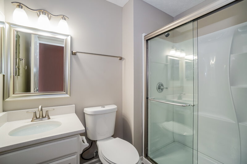 1,995/Mo, 8525 Olenbrook Dr Lewis Center, OH 43035 Main Bathroom View