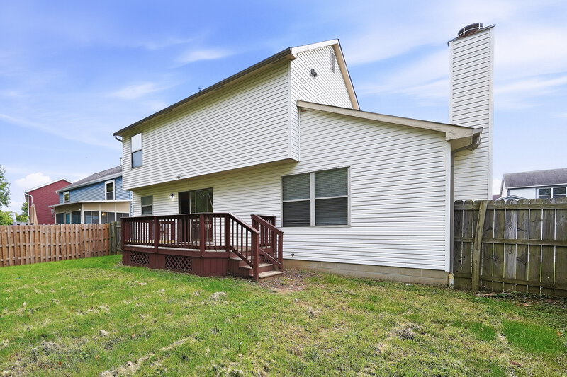 2,205/Mo, 2719 Raphael Dr Columbus, OH 43232 Rear View