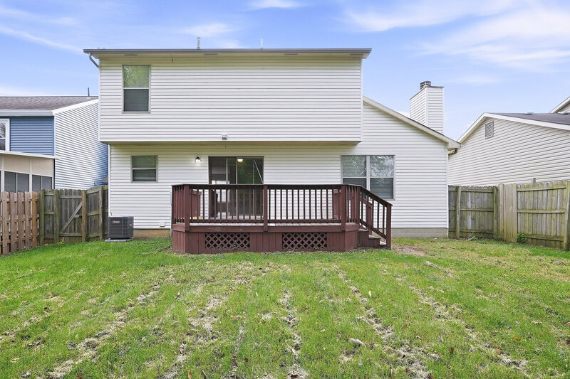 2,205/Mo, 2719 Raphael Dr Columbus, OH 43232 Rear View 2
