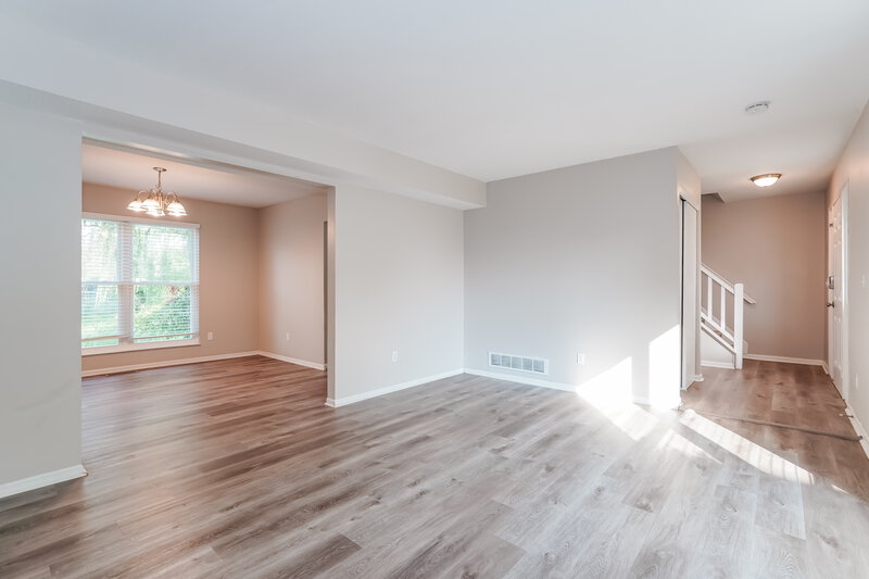 3,030/Mo, 5305 Frisco Dr Hilliard, OH 43026 Living Room View 2