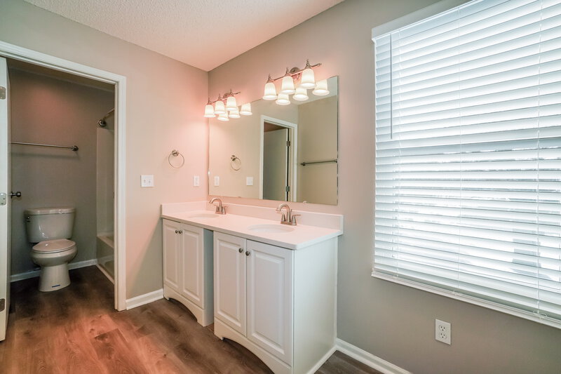 2,940/Mo, 5305 Frisco Dr Hilliard, OH 43026 Bathroom View 3